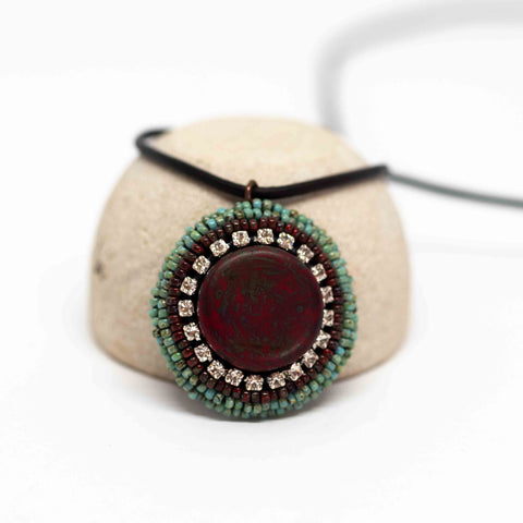 Turquoise Red Sparkly Round Necklace